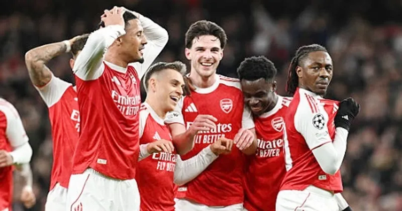 Arsenal đã lọt vào tứ kết Champions League bằng chiến thắng 2-0 trước Bayer Leverkusen.
