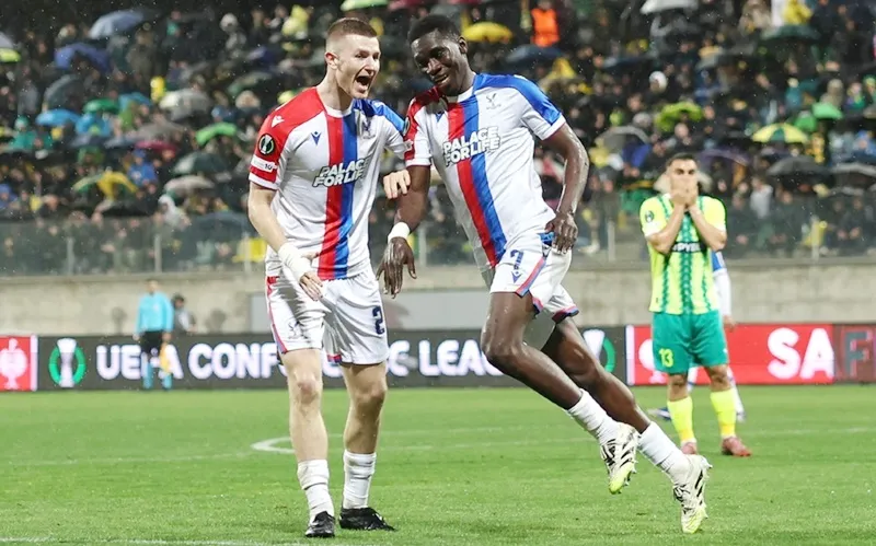 Ismaila Sarr lập cú đúp giúp Crystal Palace giành chiến thắng 2-1 sau hiệp phụ trước AEK Larnaca.