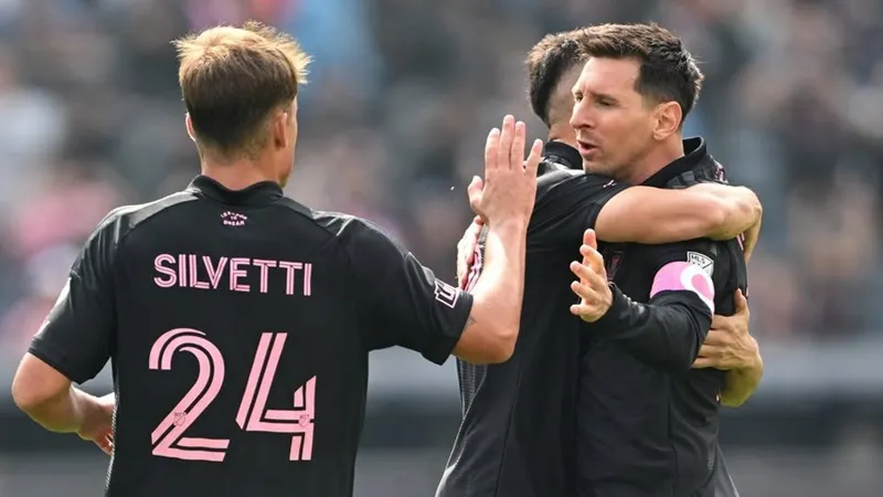 HLV Javier Mascherano không dự định cho Lionel Messi nghỉ ngơi trong giai đoạn trước World Cup.