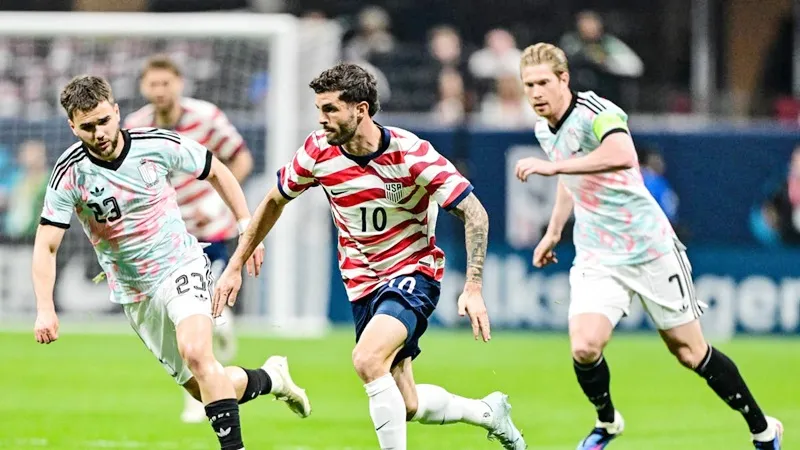 Christian Pulisic cho rằng việc áo đấu của đội tuyển Bỉ và Mỹ có màu sắc tương tự nhau.