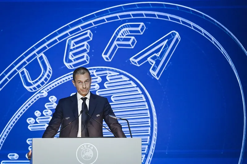 Aleksander Ceferin cảnh báo Italy có nguy cơ không thể đồng đăng cai Euro 2032.