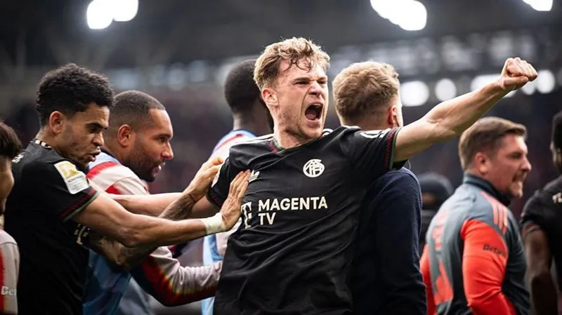 Bayern Munich ngược dòng thắng 3-2 tại Freiburg tiếp tục vững vàng trong nỗ lực bảo vệ danh hiệu Bundesliga.