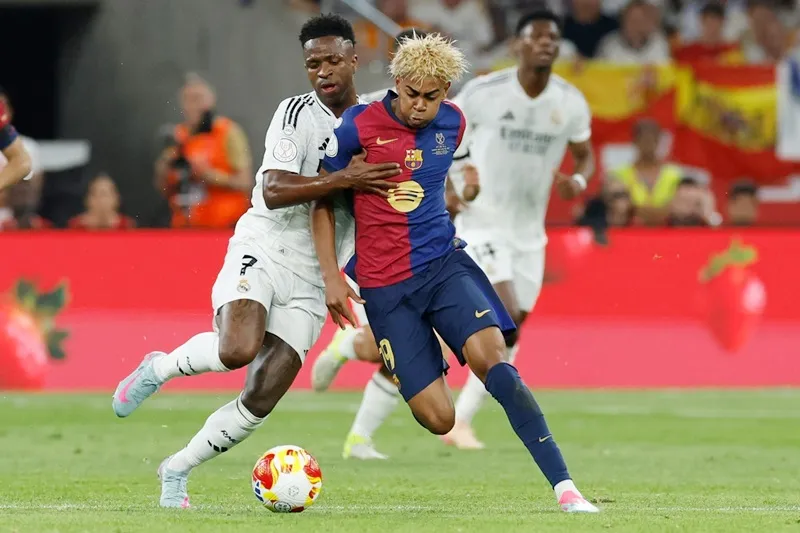 Vinicius Junior của Real Madrid đã ca ngợi ngôi sao Lamine Yamal của Barcelona.