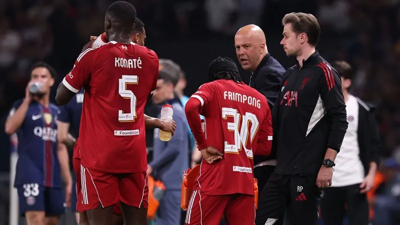 HLV Arne Slot thừa nhận Liverpool thua 0-2 tại Paris Saint-Germain đã là một thành công.