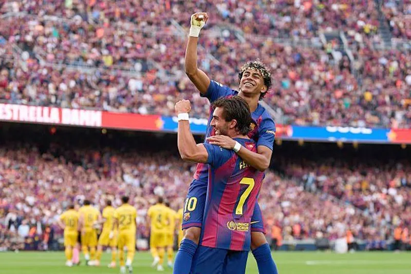 Lamine Yamal kiến tạo 2 bàn và tự mình ghi một bàn giúp Barcelona thắng 4-1 trước Espanyol. Ảnh: BBC