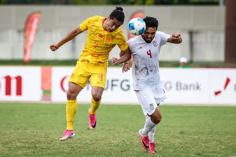 U23 Trung Quốc (trái) hòa U23 Iran không bàn thắng. Ảnh: THX