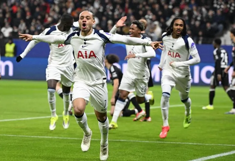 Xavi Simons trong màu áo Tottenham. Ảnh: THX