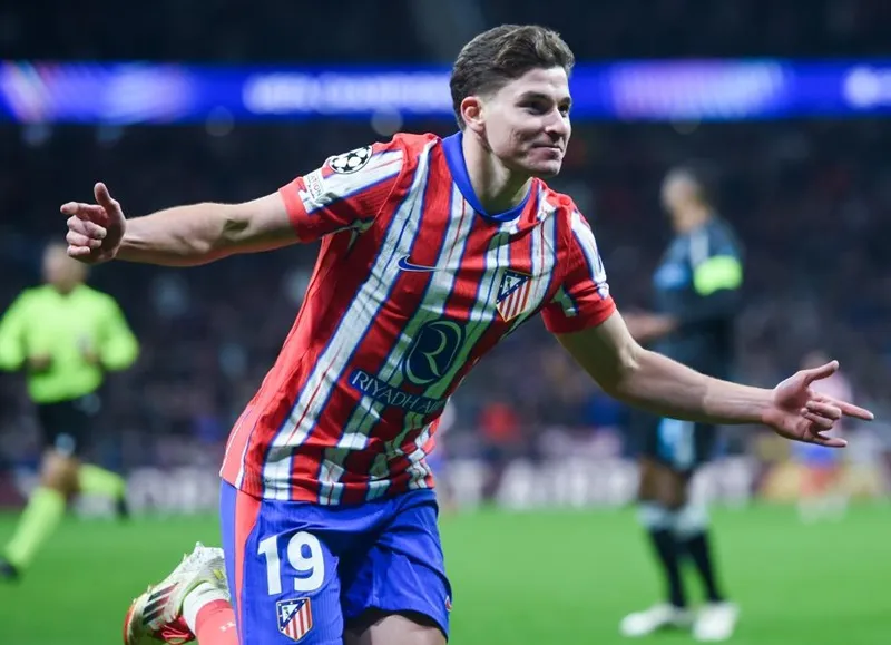 Julian Alvarez được cho vẫn muốn rời Atletico Madrid để đến Barcelona. Ảnh: THX