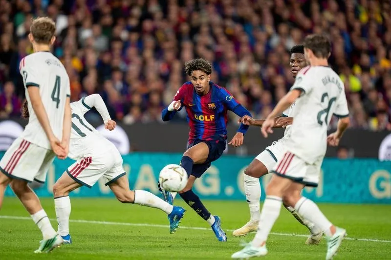 Lamine Yamal là một trong những ngôi sao bất ngờ chơi kém phía Barcelona. Ảnh: THX