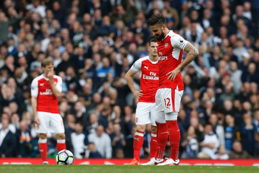 Nỗi thất vọng của Olivier Giroud và đồng đội tại Arsenal.