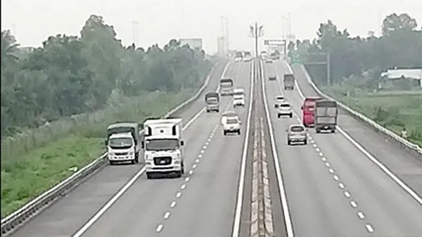 Đường cao tốc TPHCM - Trung Lương