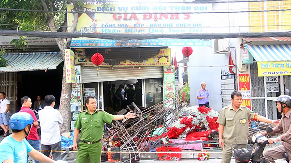 Hiện trường một vụ cháy nhà vừa ở vừa kinh doanh ở quận 12 làm 3 người thiệt mạng