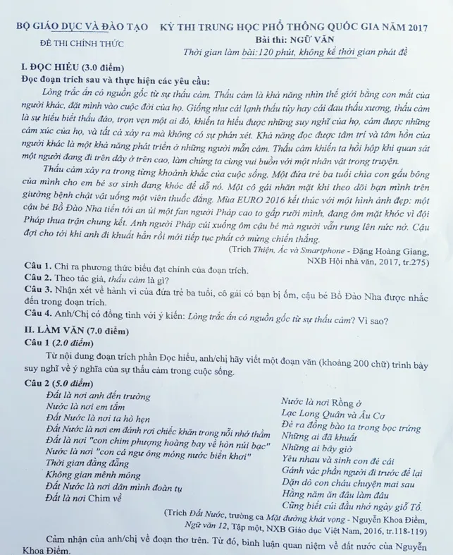 Thí sinh bắt đầu thi môn đầu tiên kỳ thi THPT quốc gia năm 2017 ảnh 4