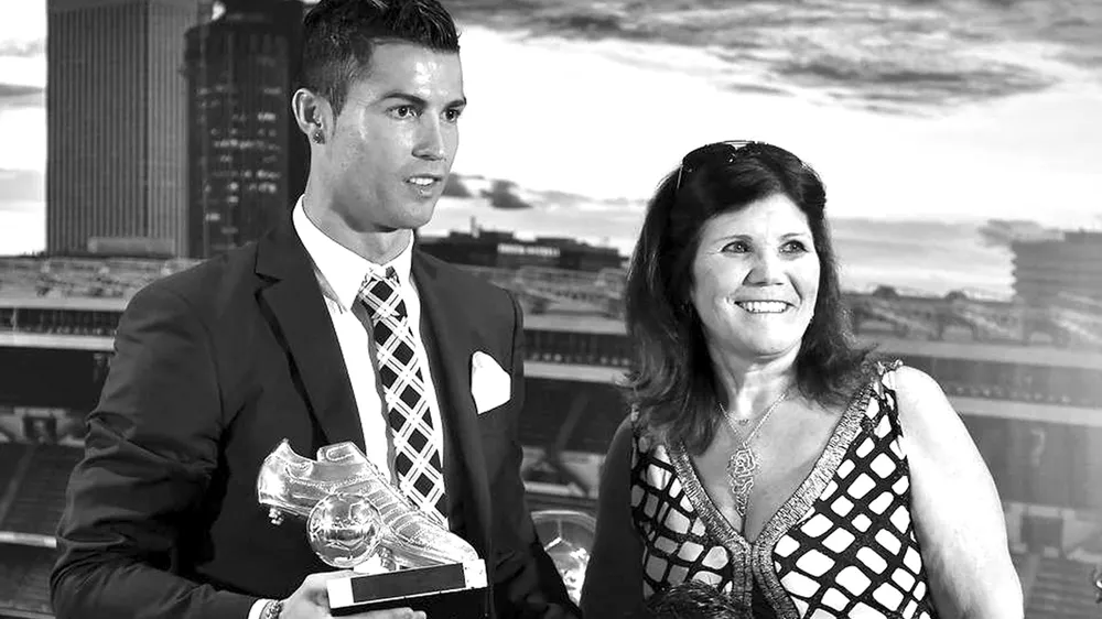 Bác sĩ Martins chỉ trích cả Ronaldo lẫn bà Dolores.