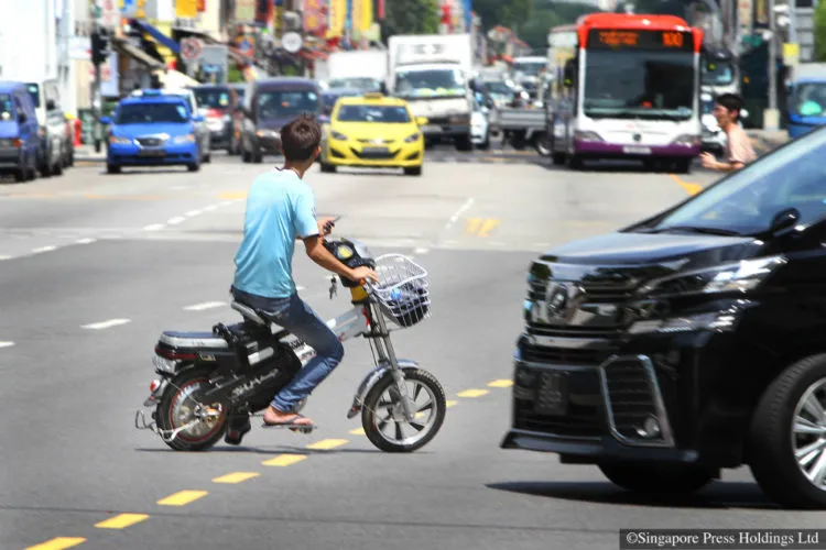 Singapore buộc đăng ký xe đạp điện để chống chạy ẩu ảnh 1
