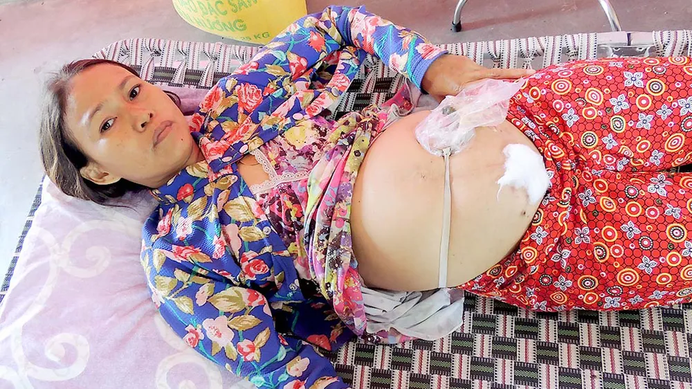 Mẹ mắc bệnh hiểm nghèo, con nhỏ bơ vơ