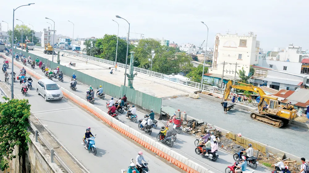 Cầu Nhị Thiên Đường 1 sắp hoàn thành                                                                                     Ảnh: CAO THĂNG