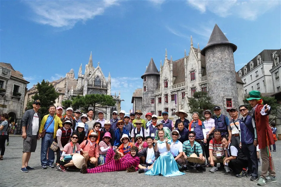 Halloween nhuốm màu cổ tích ở Sun World Ba Na Hills ảnh 2