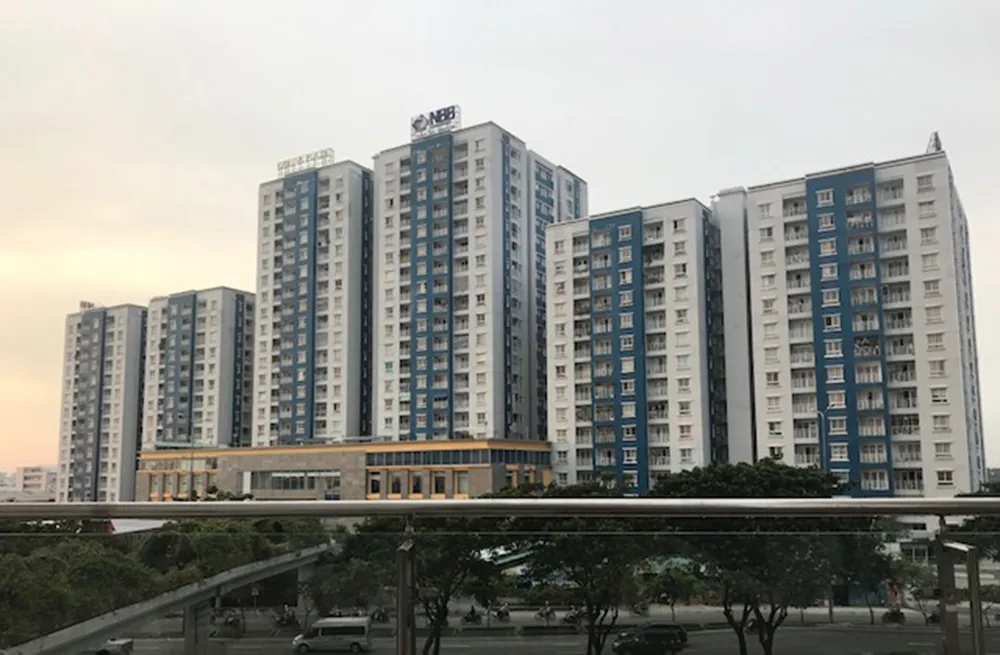 Hiện nhiều đối tượng được thụ hưởng chính sách nhà ở xã hội phải vay thương mại để mua nhà ở                                                           (Dự án nhà ở vừa túi tiền tại quận 8)                                 Ảnh: Huy Anh