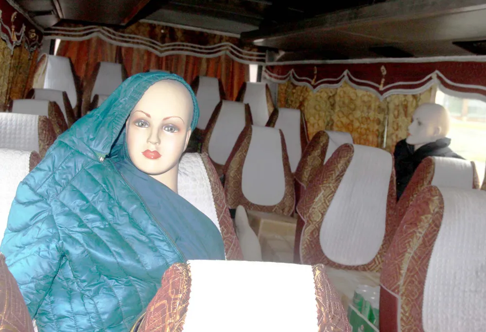 Cuối năm, đủ kiểu buôn lậu tung hoành  ​ ảnh 1