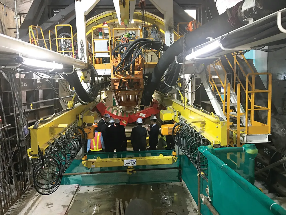 Dáng vóc Metro ảnh 4