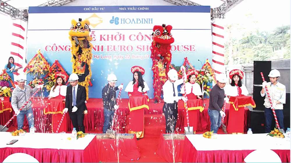 Nhiều tin vui đến với Công ty Cổ phần Tập đoàn Xây dựng Hòa Bình trong tháng 1-2018 ảnh 3