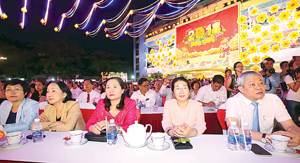 Rực rỡ sắc màu Nguyên tiêu ảnh 1