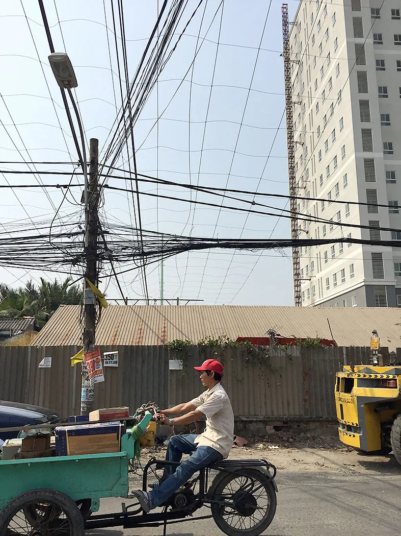 Chuẩn bị điện cho mùa khô: Gỡ vướng đường dây Nam Sài Gòn - quận 8 ảnh 1