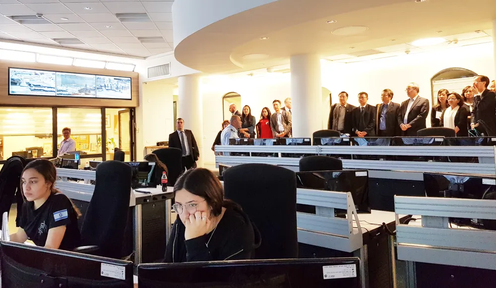 Bí thư Thành ủy TPHCM Nguyễn Thiện Nhân dự hội thảo các giải pháp đô thị thông minh tại Israel  ảnh 3