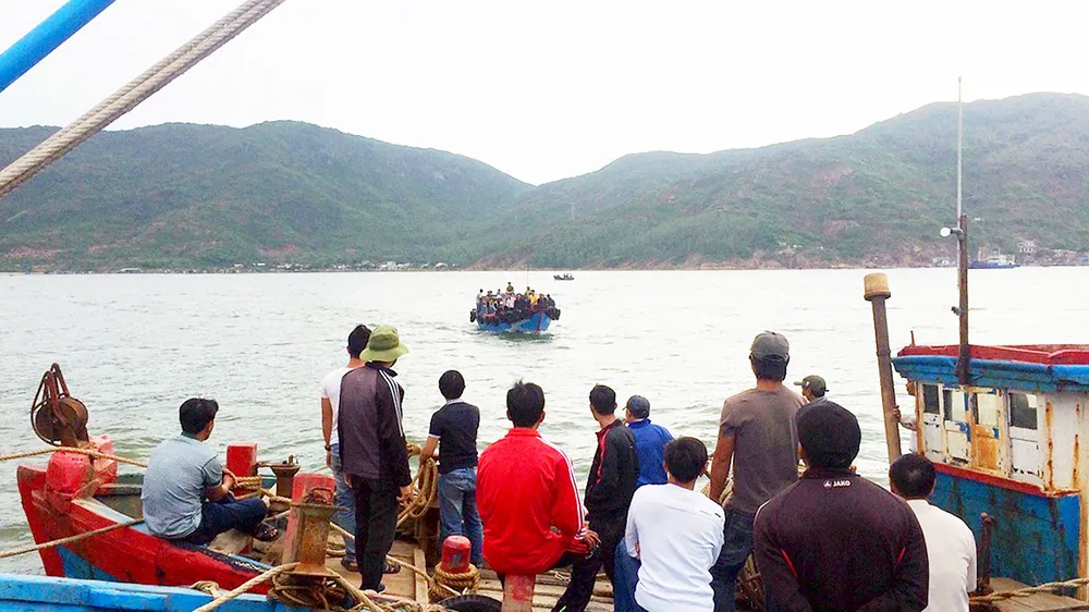 Các “hiệp sĩ” biển tuần tra bắt “cướp biển” ở đầm Thị Nại