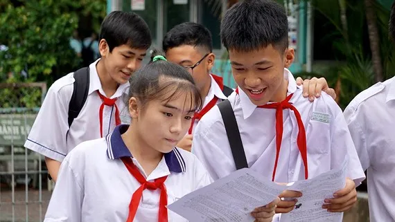 Thí sinh tham gia kỳ thi tuyển sinh lớp 10 năm học 2018-2019. Ảnh: HOÀNG HÙNG