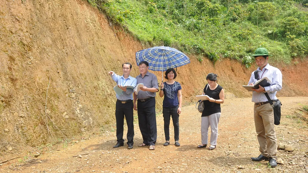 Kiểm toán viên KTNN thực hiện kiểm toán tại tỉnh Cao Bằng.   Ảnh: T.TÙNG