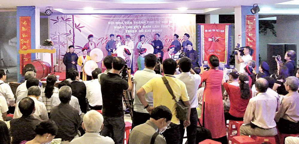 Những đêm thơ luôn thu hút đông đảo người yêu thơ