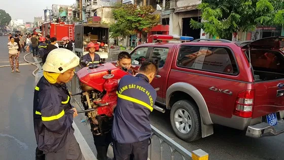 Hỏa hoạn thiêu rụi quán bar ở TPHCM ảnh 2