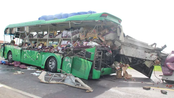 Hiện trường một vụ tai nạn giao thông nghiêm trọng