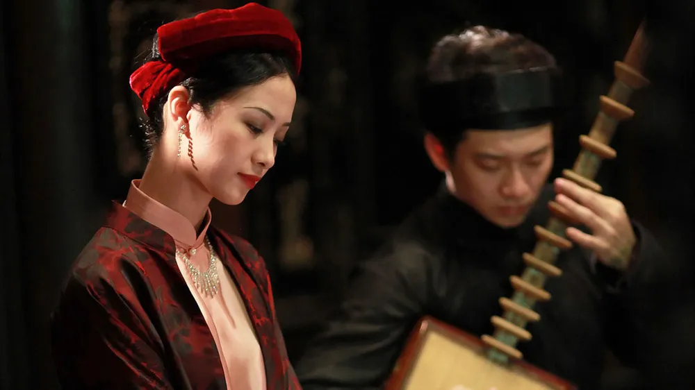 Trang phục của diễn viên Jun Vũ trong  Người bất tử được may thủ công kỹ lưỡng