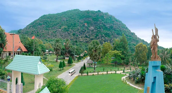 Tổng thể Khu di tích Tức Dụp