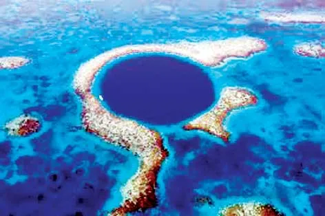 Thám hiểm “hố xanh đại dương Belize”