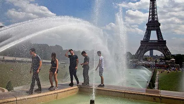 Pháp đón lượng du khách kỷ lục