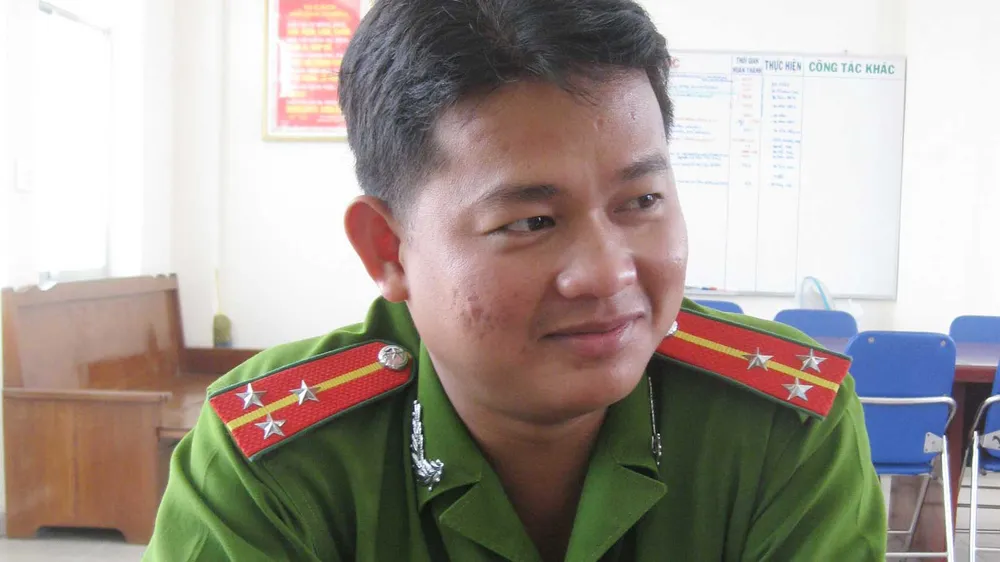  Thiếu tá Huỳnh Văn Tuấn (lúc ghi ảnh còn mang hàm Thượng úy)