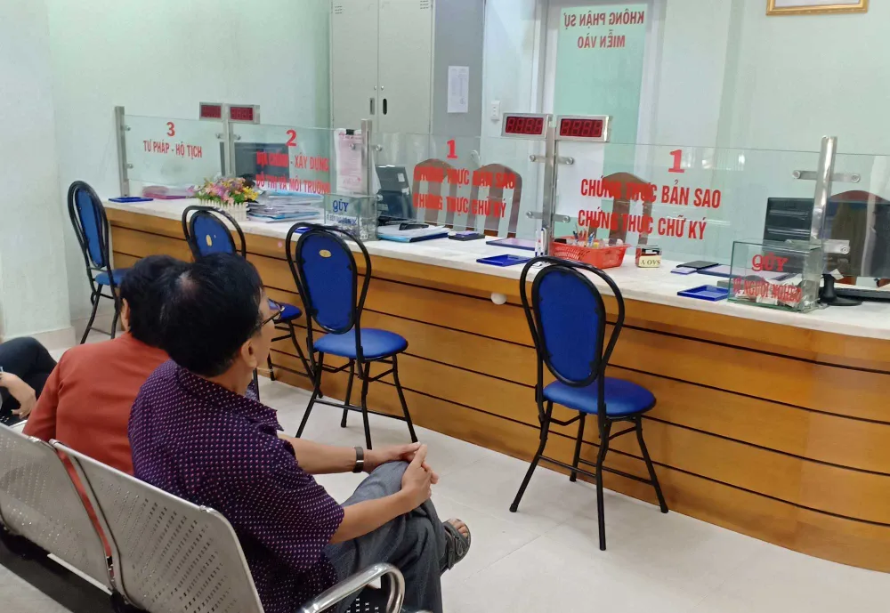 Nơi phục vụ tốt, nơi để dân chờ trong ngày làm việc đầu năm ảnh 2