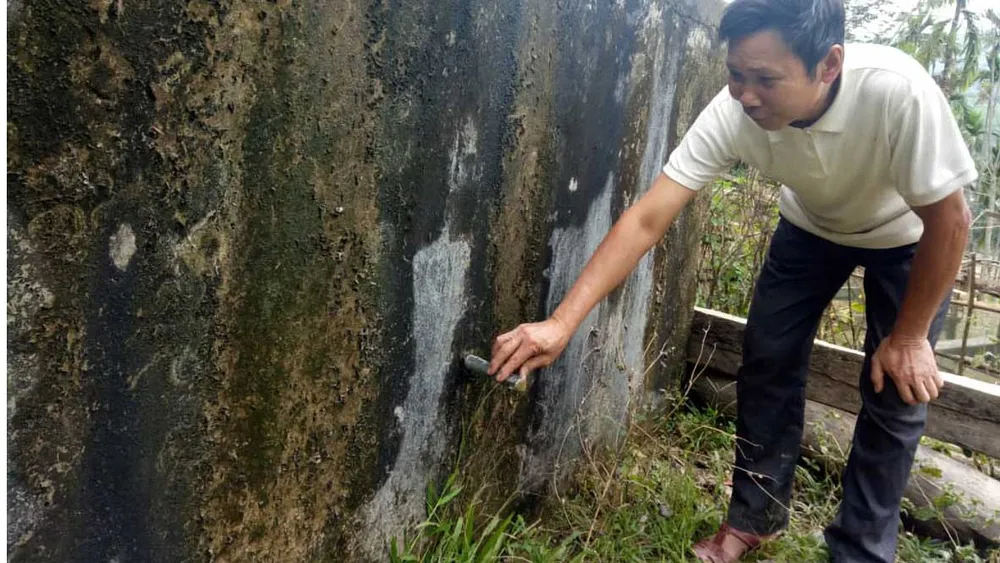 Bể nước cộng đồng ở bản Cô (xã Châu Thành) đang bỏ hoang