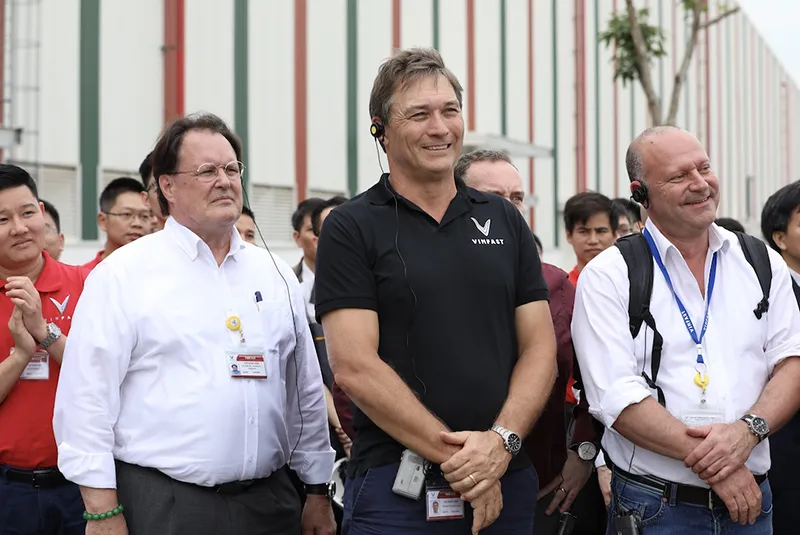 VinFast hoàn thành sản xuất thử nghiệm chiếc LUX SUV đầu tiên ảnh 10