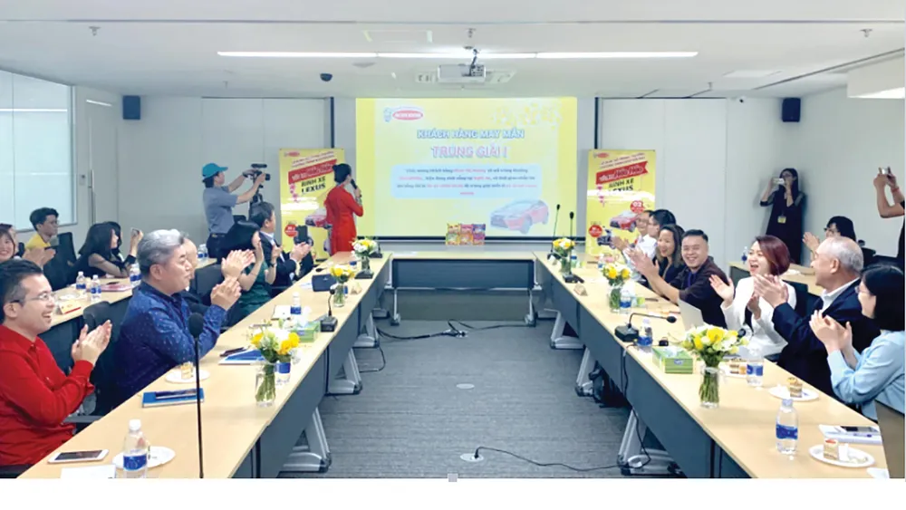 Quay số trúng thưởng đợt cuối “Tết ăn Hảo Hảo, Rinh xe Lexus”