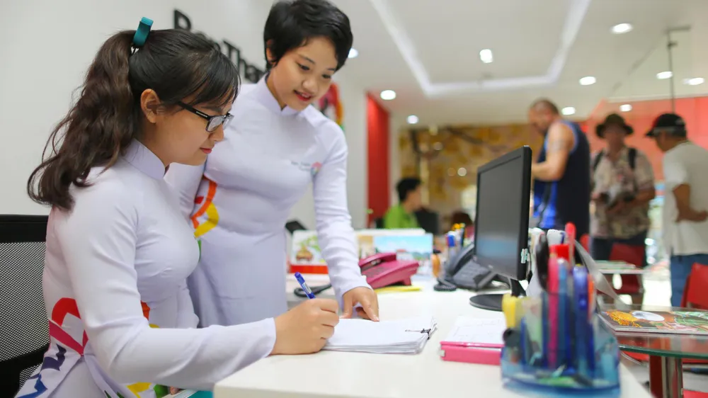 Xây dựng môi trường làm việc văn hóa là điều cần thiết.  Ảnh: DŨNG PHƯƠNG