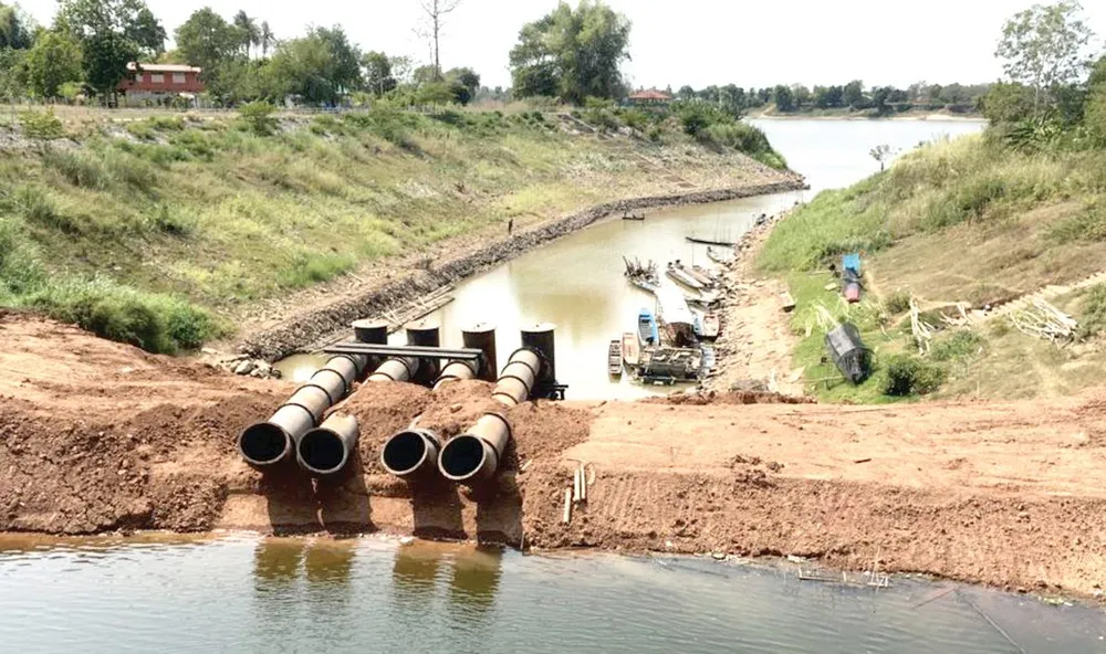 Mực nước giảm mạnh tại một hồ chứa ở Đông Bắc Thái Lan                                                                       Ảnh: Chiangrai Times
