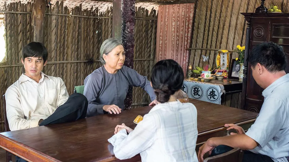 Tình mẫu tử với câu chuyện nhân văn về tình mẹ bao la.  Ảnh: Đ.P.C.C