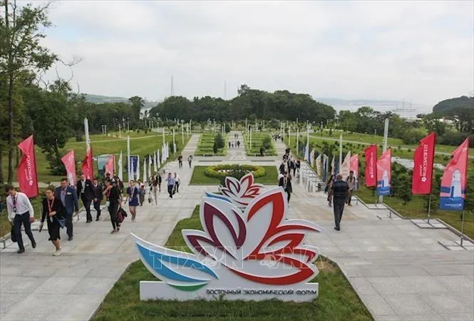 Quang cảnh Diễn đàn kinh tế phương Đông trong ngày đầu tiên làm việc. Ảnh: TTXVN