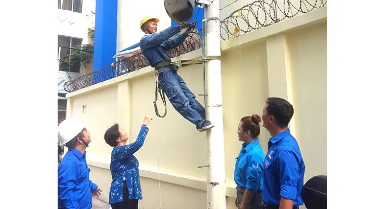 Công trình cải tạo đường dây, hệ thống chiếu sáng  tại hẻm 185 Xóm Chiếu, phường 15 (quận 4) của đoàn viên Công ty Điện lực Tân Thuận