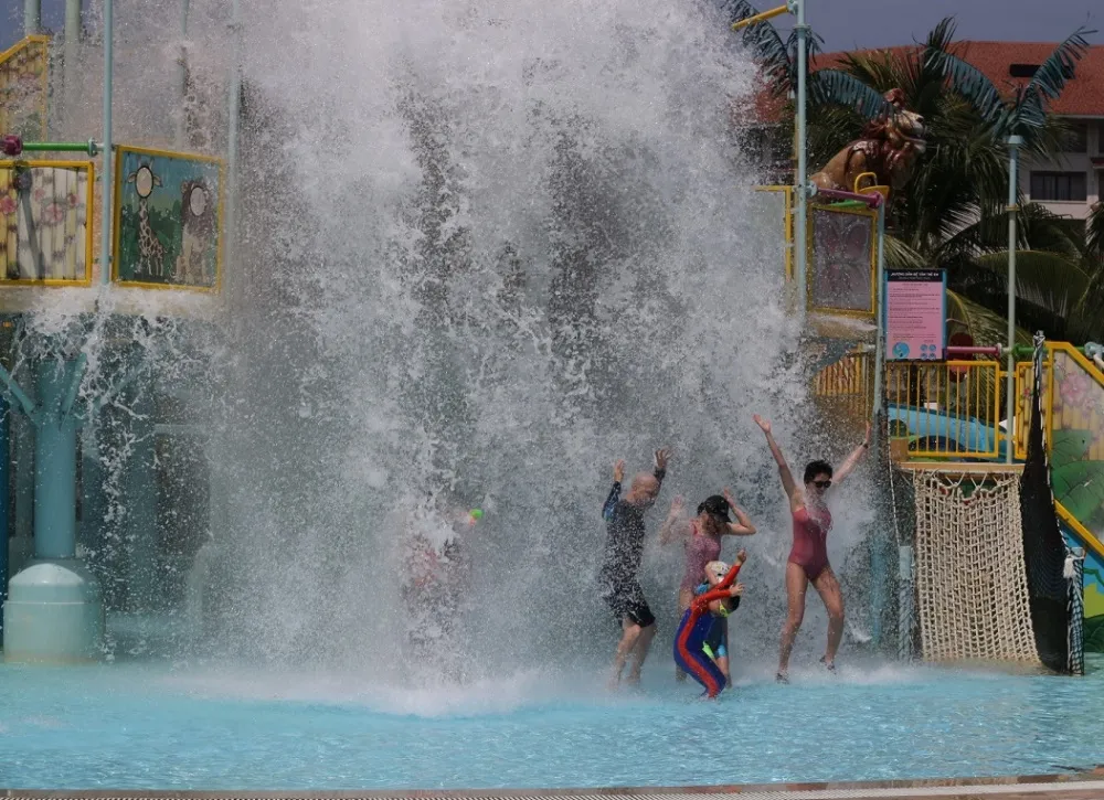 Dàn sao Việt “đại náo” Vinpearl Land và Safari Phú Quốc  ​ ảnh 6